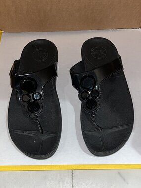 FitFlop Lunetta Black Patent Leather Sandals, size 8